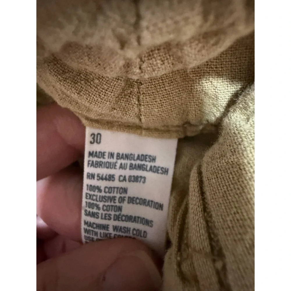 American Eagle Outfitters no holes